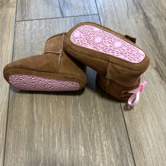 UGG Jesse Bow II Boot in Chestnut - Picture 7 of 8